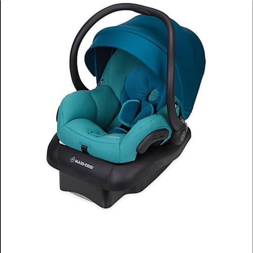 2018 Maxi Cosi Infant Car Seat with Base in